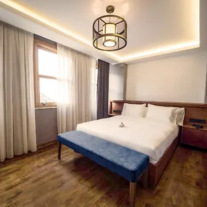 Blu 4*, Istanbul Turkey